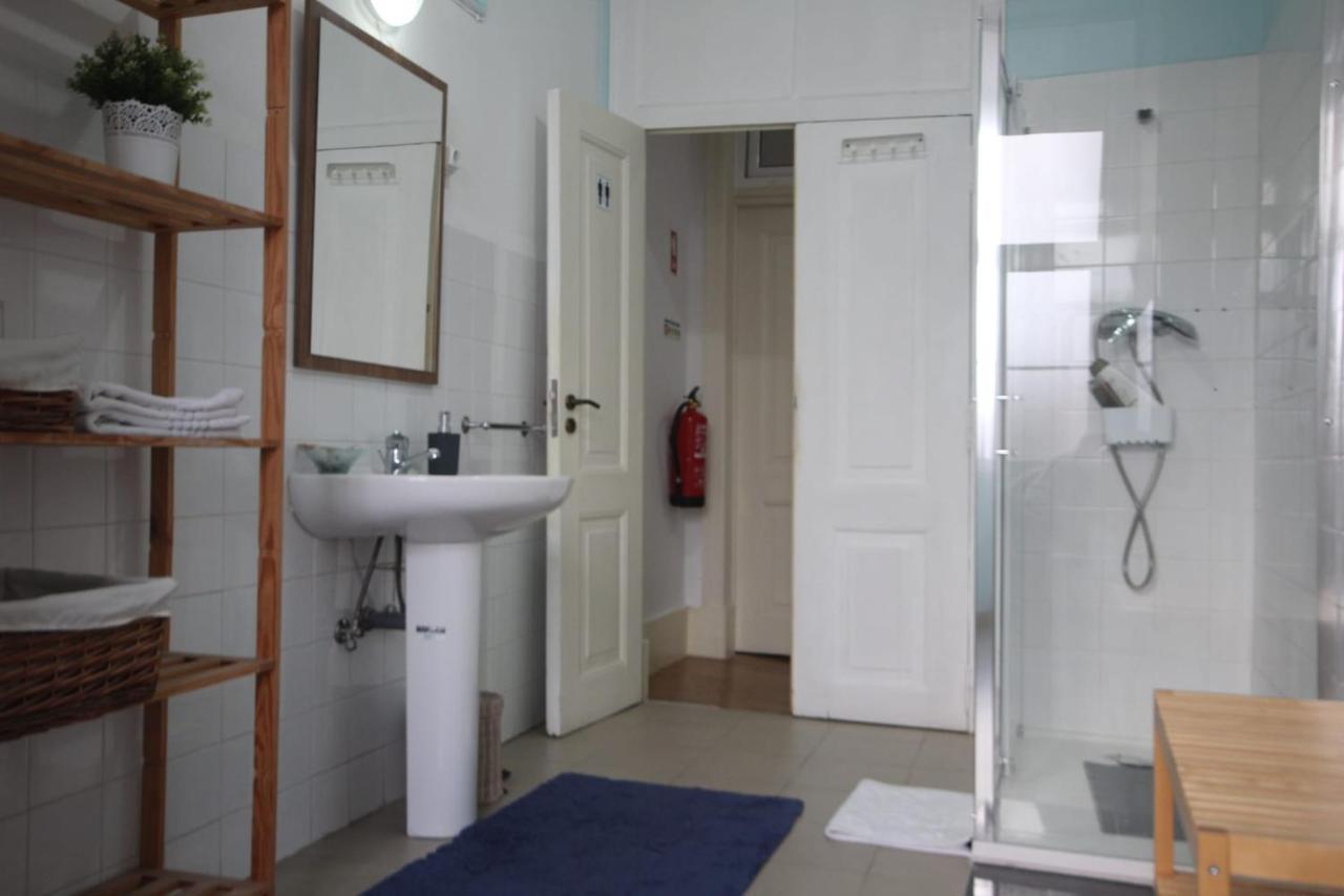 Romantic Chiado 7 -Private Small Single Room With No Outside Window Lizbona Zewnętrze zdjęcie