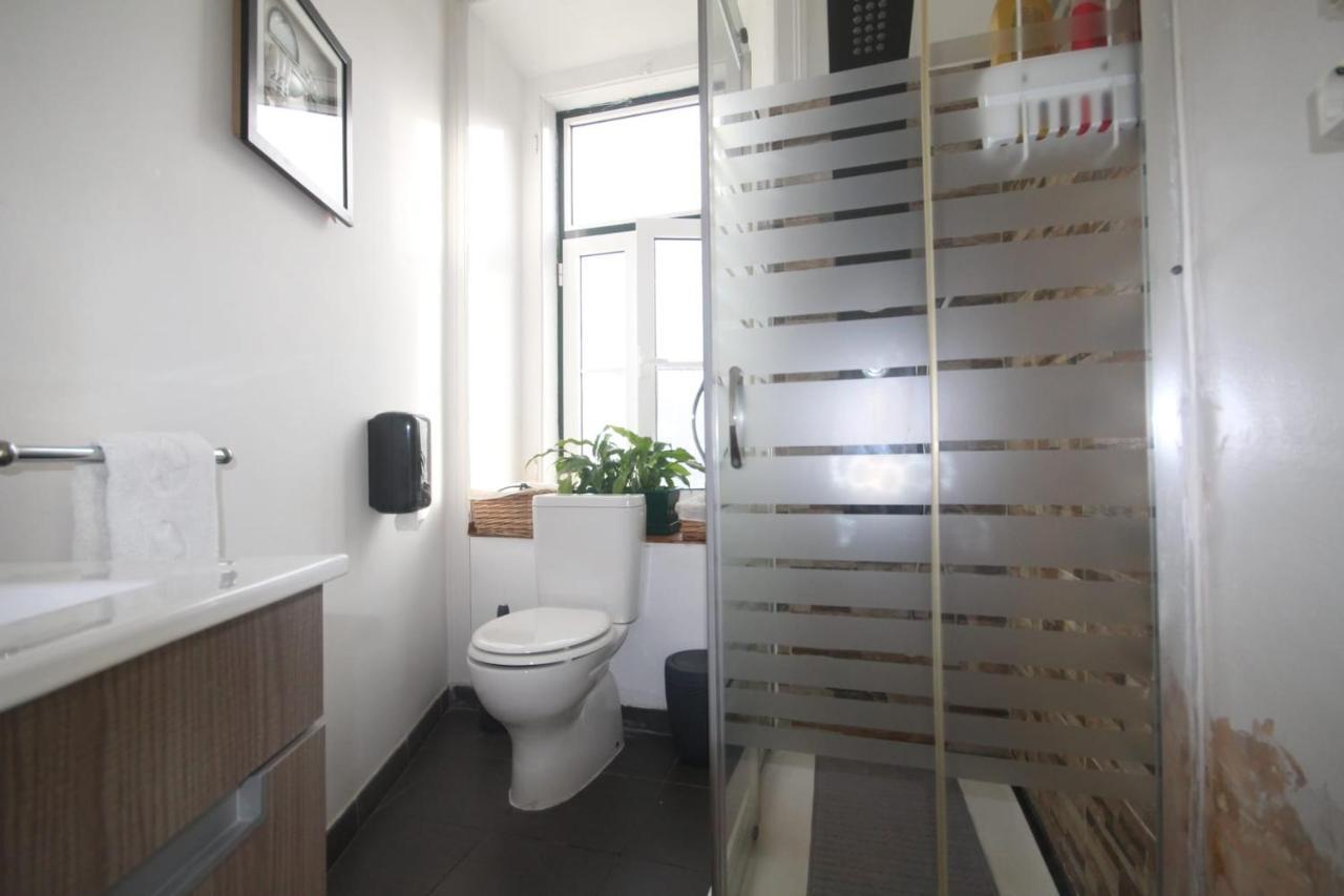 Romantic Chiado 7 -Private Small Single Room With No Outside Window Lizbona Zewnętrze zdjęcie