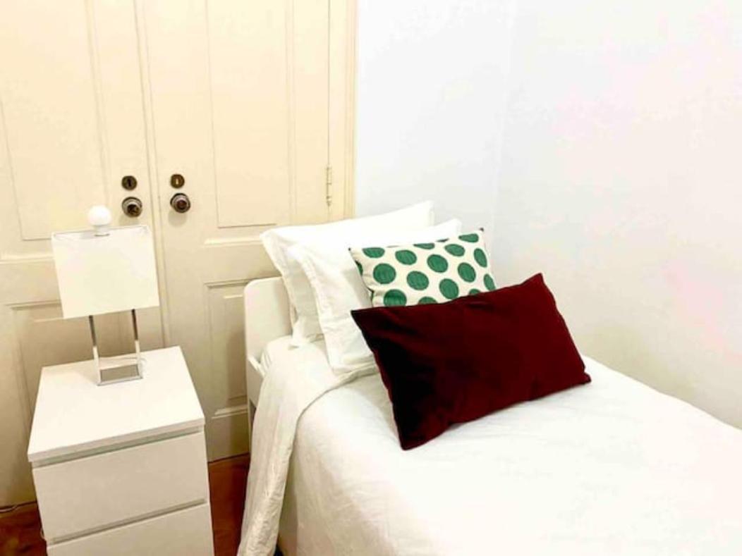 Romantic Chiado 7 -Private Small Single Room With No Outside Window Lizbona Zewnętrze zdjęcie